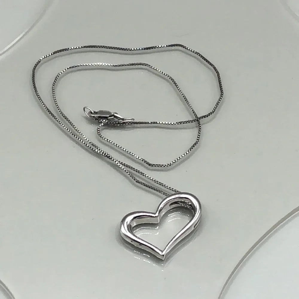 Solid sterling silver 925  open heart romantic pendant chain necklace vintage.